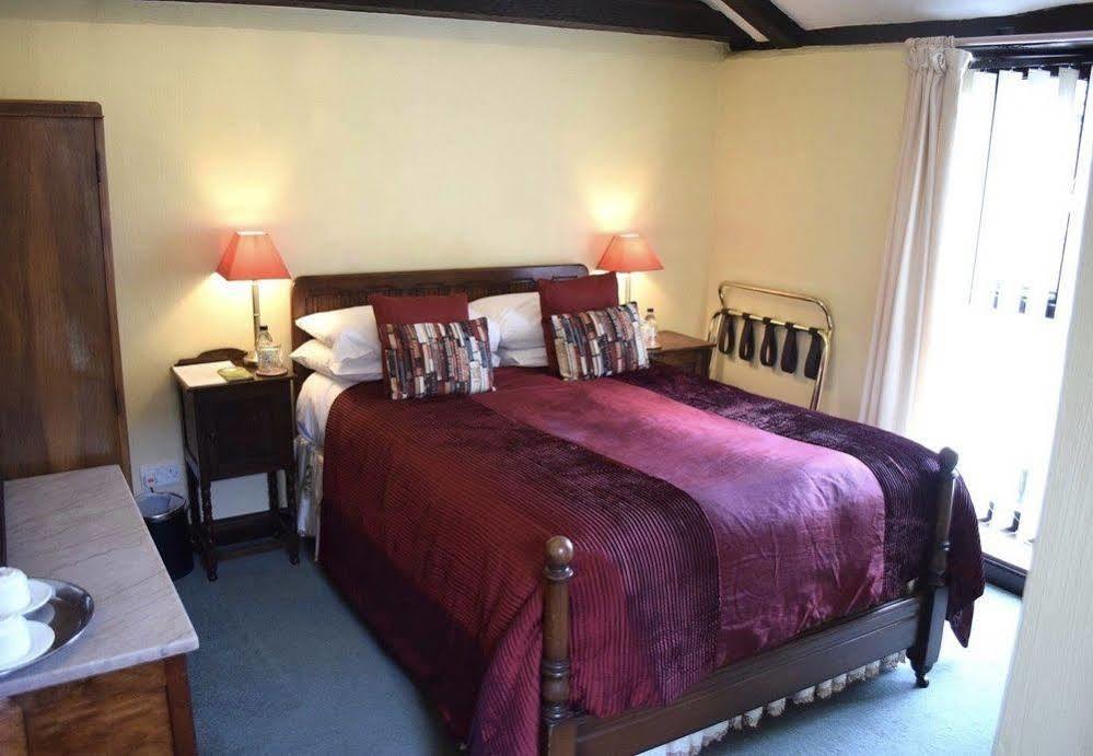 At The Farmhouse Hunters Hall Hotel Dereham Exterior foto